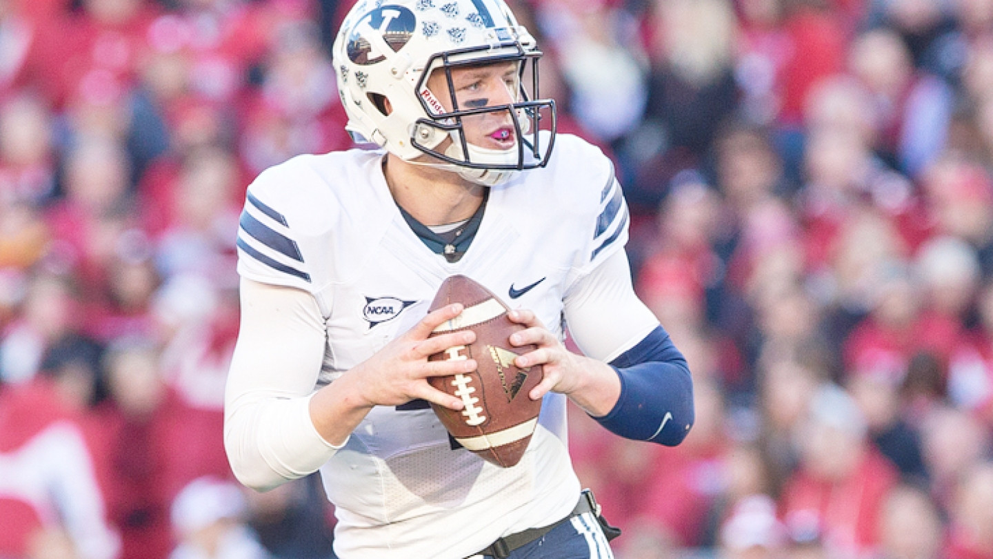 Taysom Hill named to Walter Camp Watch List - BYU Athletics - Official  Athletics Website - BYU Cougars