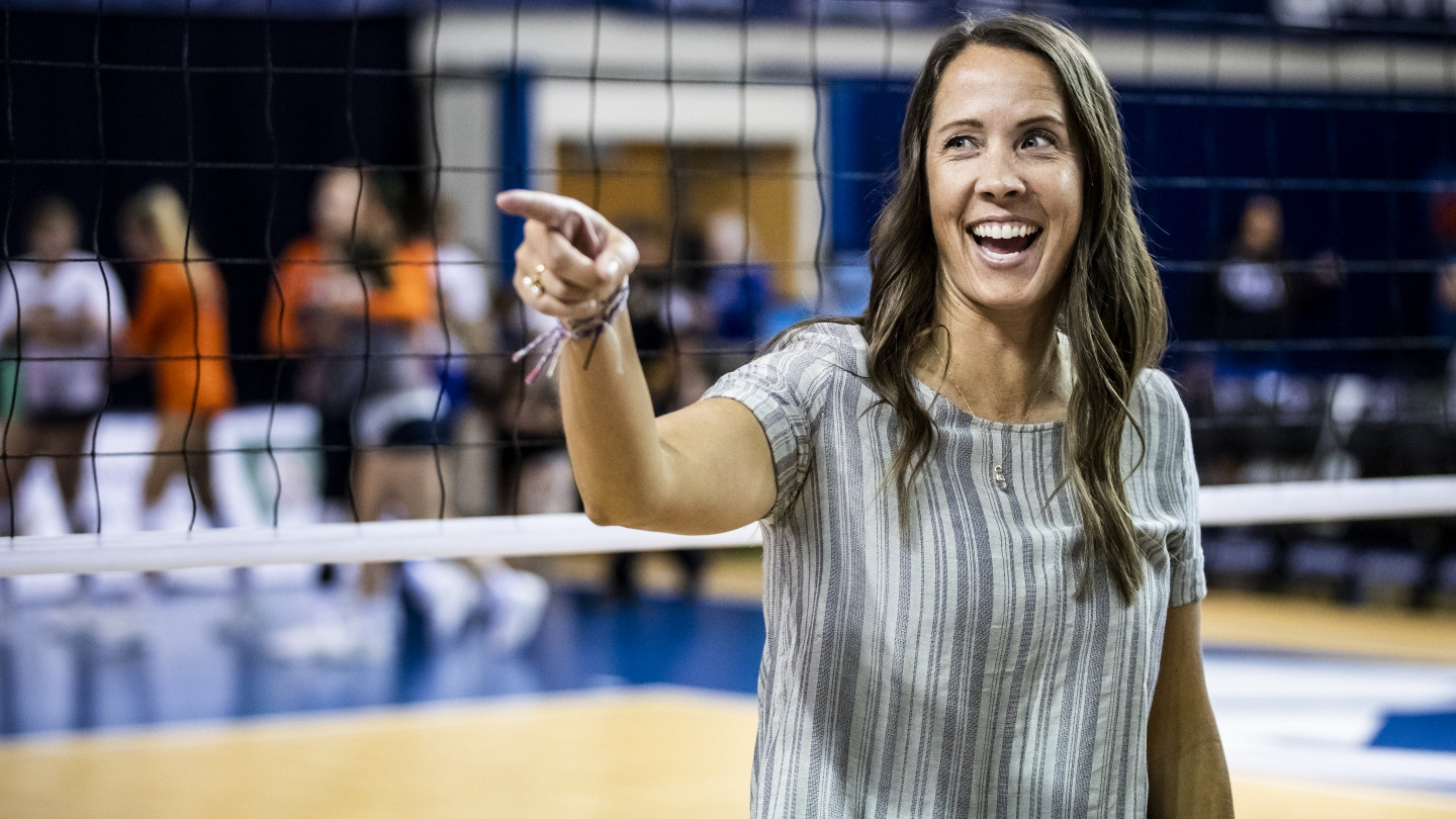 Pepperdine women's discount volleyball coach